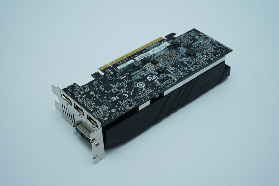 Tarjeta gráfica Gigabyte GeForce GTX 1650 OC de perfil bajo 4G GDDR6 Grado A